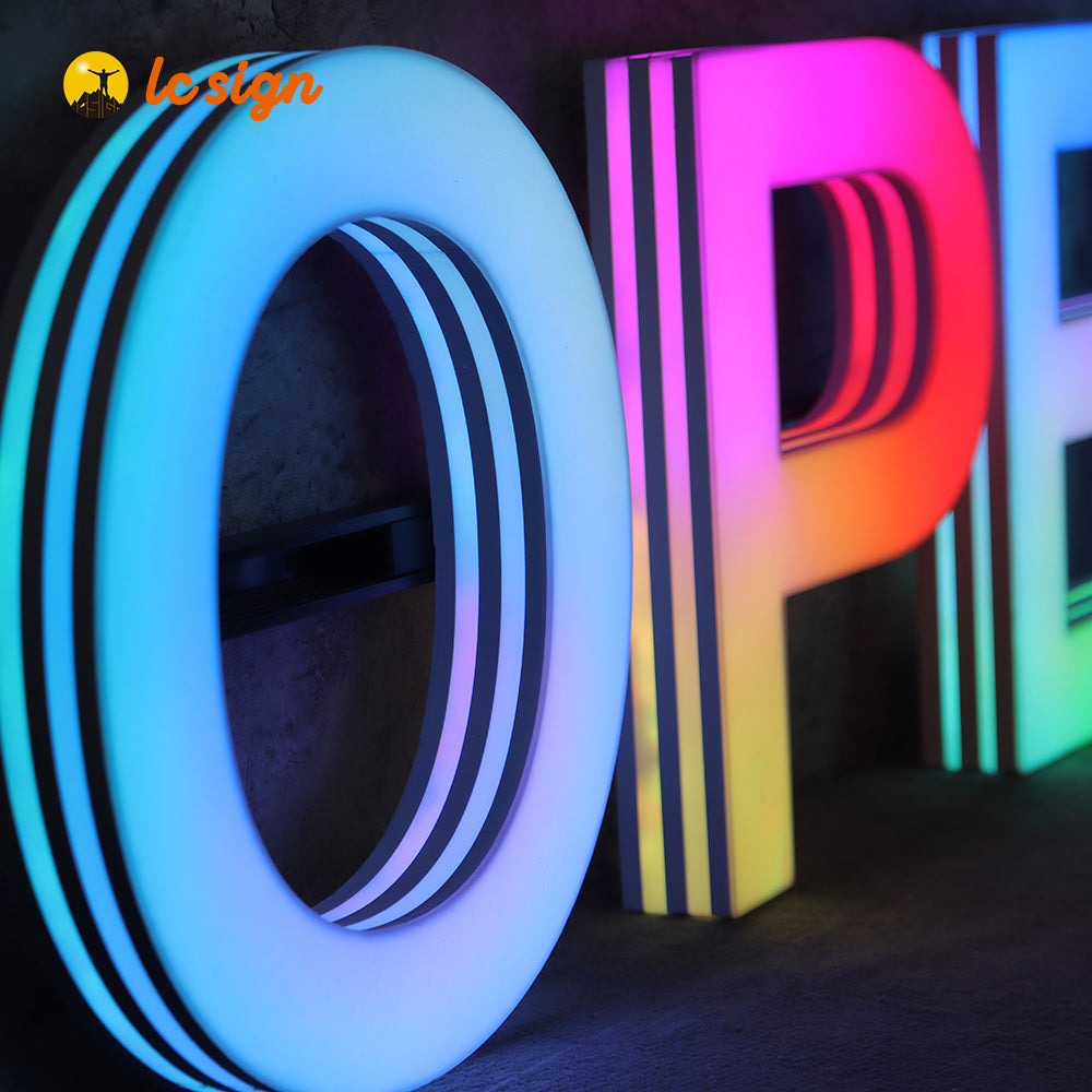 Panneau d'affichage 3D à LED en couleur avec lettres et chiffres (lettres et chiffres disponibles)