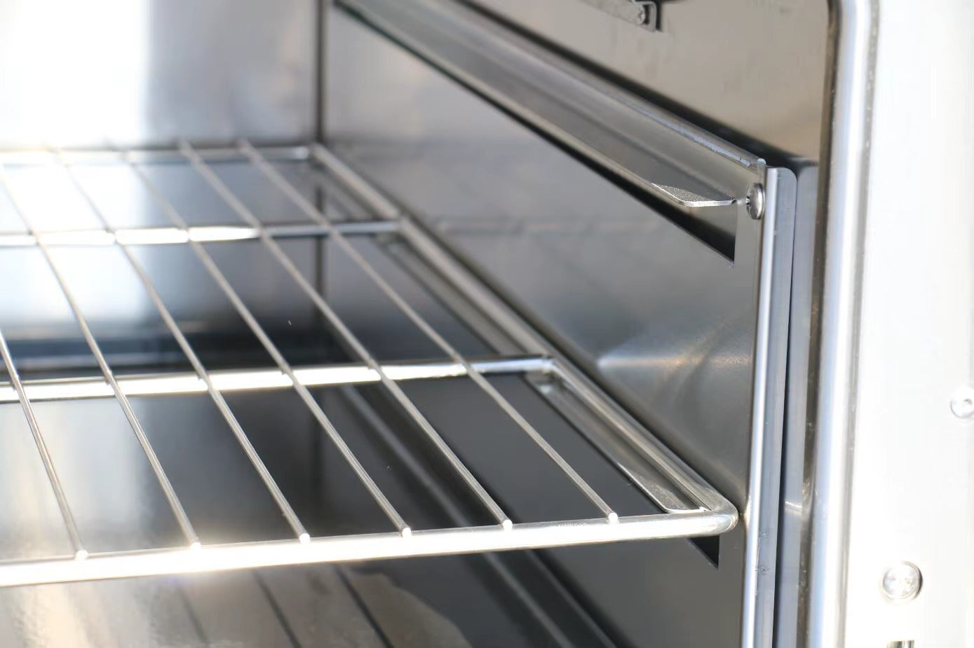 Cuisinière électrique 4 feux avec four 800 x 900 x (850 + 120) mm XKE-DBJ-900-4F 